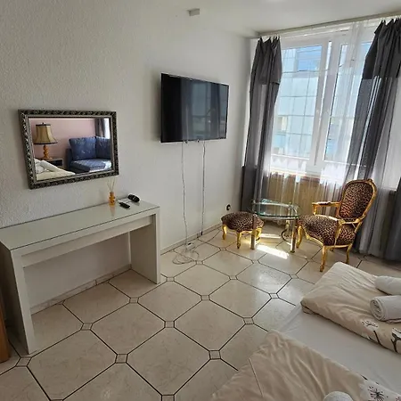 Central Charm - Bedroom & Kitchen Apartment Near The Main Station Hauptbahnhof Wuppertal Exterior photo