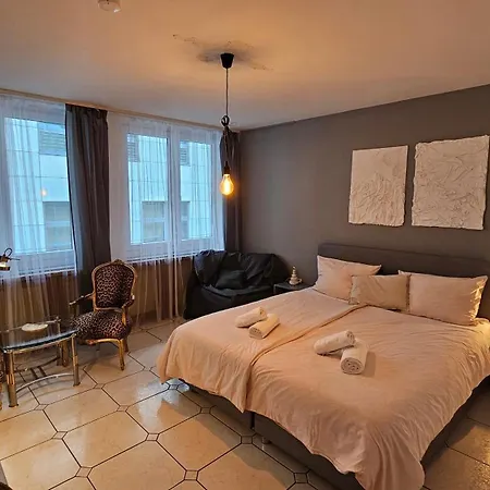 Central Charm - Bedroom & Kitchen Apartment Near The Main Station Hauptbahnhof Wuppertal Exterior photo