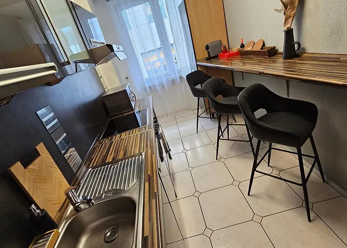 Central Charm - Bedroom & Kitchen Apartment Near The Main Station Hauptbahnhof