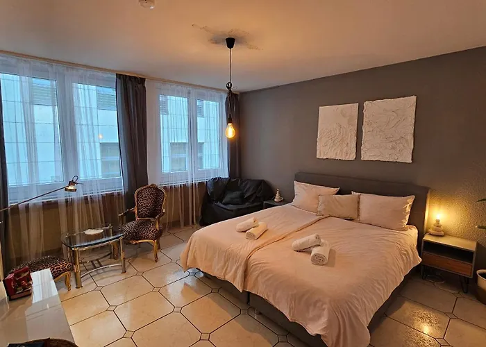 Central Charm - Bedroom & Kitchen Apartment Near The Main Station Hauptbahnhof